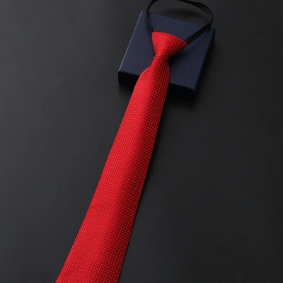 Kaklasaites vīriešiem Dažādas rāvējslēdzēju kaklasaites vīriešiem Zīdainas rāvējslēdzēja kaklasaites Vīriešu glītas kaklasaites