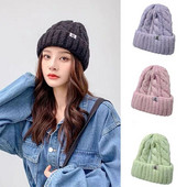 Nove ženske zimske tople pletene kapice, mekane heklane uvrnute jednobojne Skullie kape Ženska djevojka Elastična kapa otporna na hladnoću