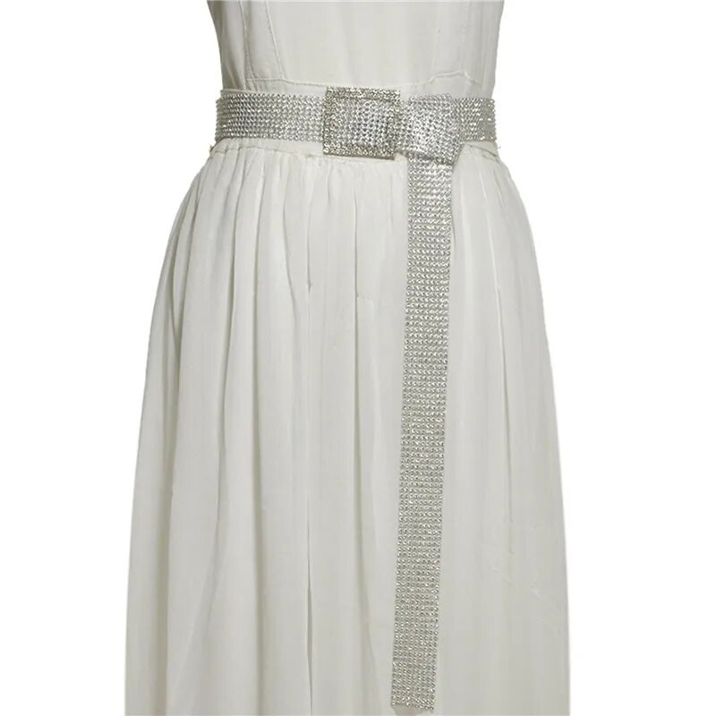 Fényes, fényes női öv lánc luxus édes deréköv 2023 divatos övek teljes gyémánt strassz kristály öv