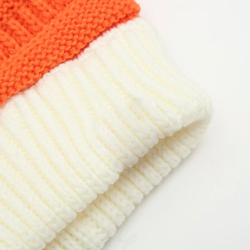 Jesensko-zimska kapa Odgovarajuće pletene kape Skully Trendy tople s pompom krznenim pom pomom za žene Modna kapa u dvostrukim bojama