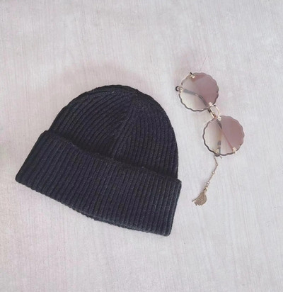 Sieviešu trikotāžas beanie ziemas biezas vienkrāsainas cepures sievietēm vīriešiem Unisex siltas slēpošanas pupiņas Siltas vēja necaurlaidīgas ausu aizsargvāciņas