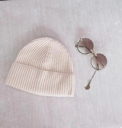 Sieviešu trikotāžas beanie ziemas biezas vienkrāsainas cepures sievietēm vīriešiem Unisex siltas slēpošanas pupiņas Siltas vēja necaurlaidīgas ausu aizsargvāciņas