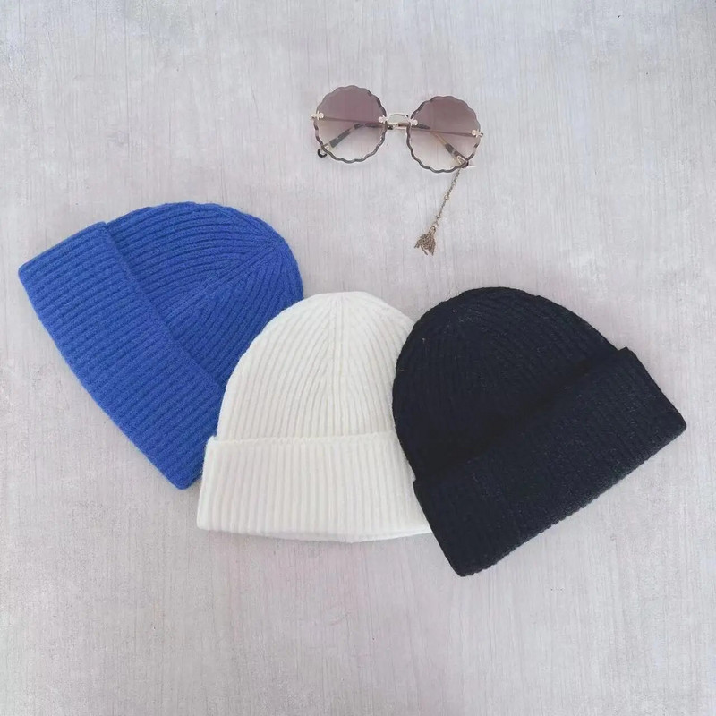 Sieviešu trikotāžas beanie ziemas biezas vienkrāsainas cepures sievietēm vīriešiem Unisex siltas slēpošanas pupiņas Siltas vēja necaurlaidīgas ausu aizsargvāciņas