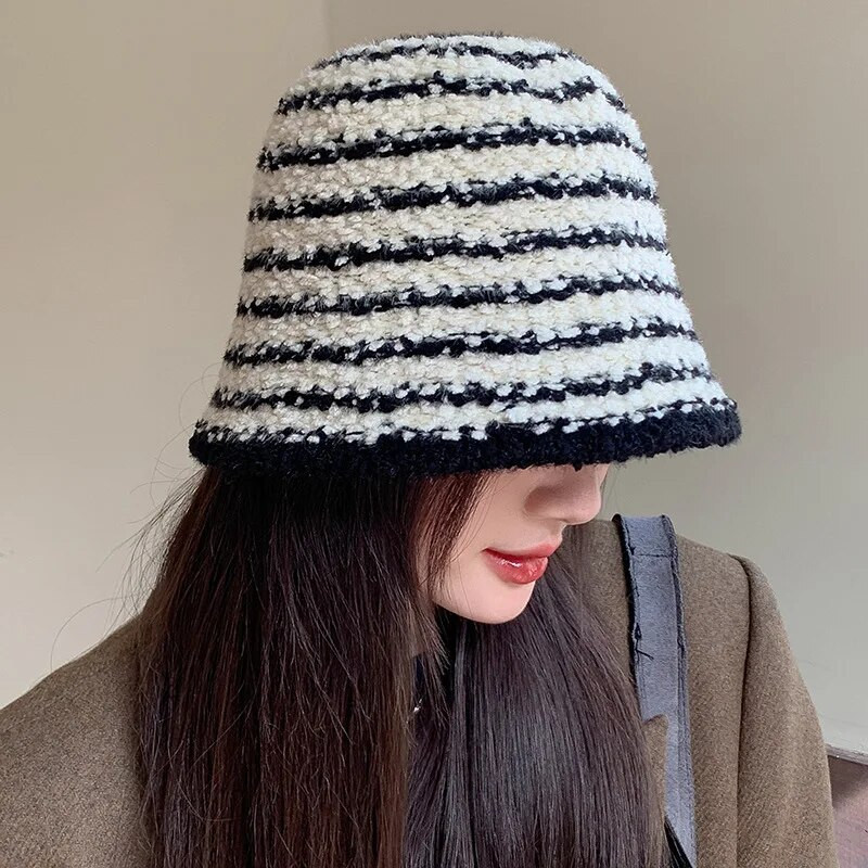 Žieminės ėrienos vilnos kupolinės kepuraitės Panamos kepuraitė moterims, mergaitėms, nauja dryžuota megzta šilta vėjo nepraleidžianti kibiro kepurė, moteriška lauko vėjui nepralaidi kepuraitė