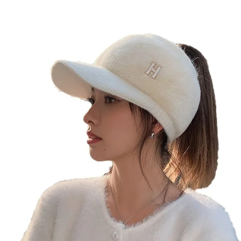 Női téli sapkák 2023 divatos betűs plüss kötött sapka Téli meleg, vastag kerékpáros lófarok baseball sapka Visor Gorras Hombre