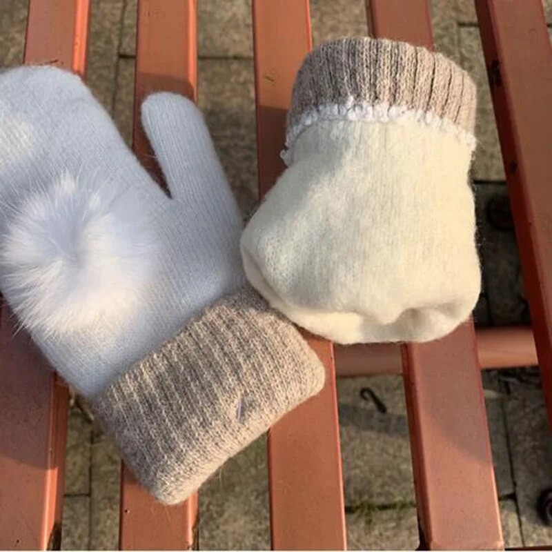 Sieviešu ziemas silti, biezi vilnas trikotāžas dūraiņi Cute Hairball elastīga samta zaķa kažokāda vēja necaurlaidīga sporta riteņbraukšana braukšanas cimds D74