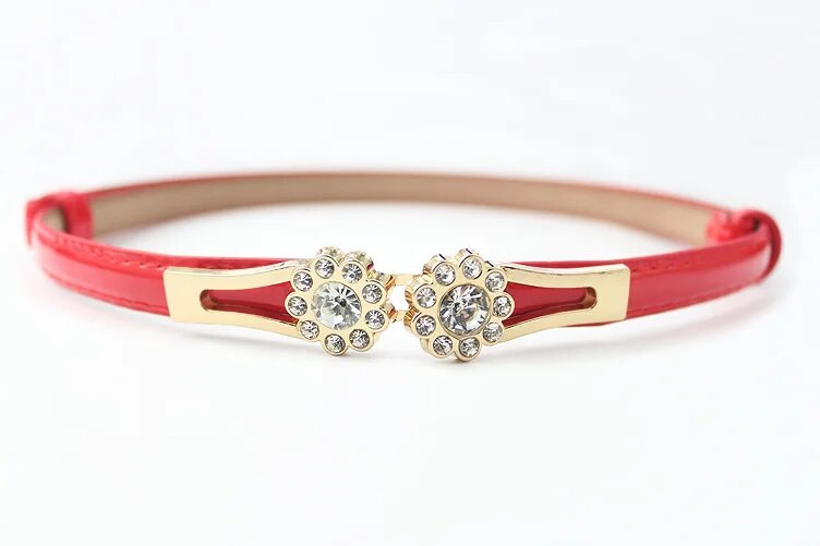 Μόδα γυναικεία δερμάτινη ζώνη PU ρυθμιζόμενη λεπτή ζώνη μέσης λεπτή λευκή αγελάδα Γυαλιστερή vintage αγκράφα από κράμα για γυναίκες σχεδιαστές φορεμάτων