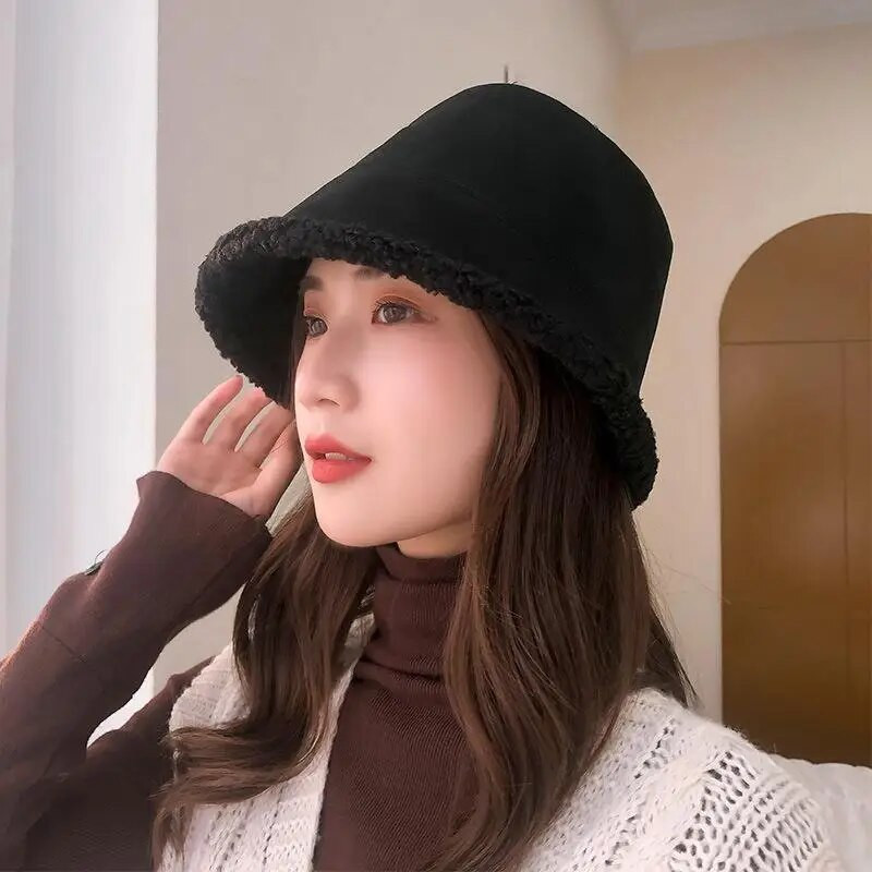 Jauna rudens ziemas jēra vilnas oderēta zvejnieka cepure Sieviešu masīva zamšādas āra vēja necaurlaidīga kausa cepure ikdienišķas pārvēršamas Paname cepures