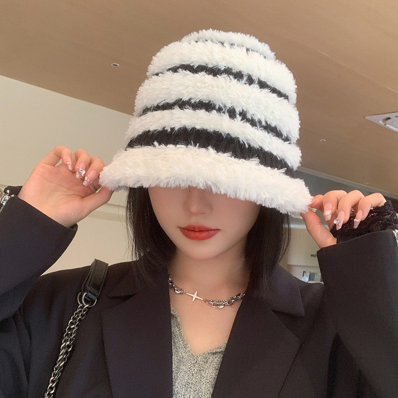 Jauna korejiešu plīša Panamas cepure Sieviešu kausa cepure Zvejnieka cepure sievietēm ziemas japāņu mīksta, pūkaina svītraina silta cepure sievietēm