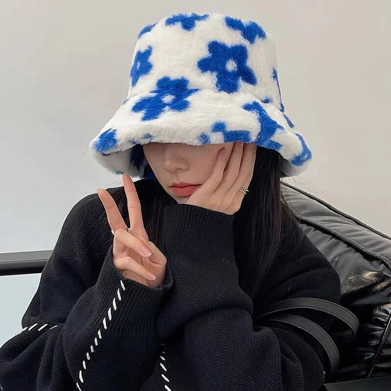 Pălărie de găleată caldă de iarnă pentru femei, cu flori de pluș, bonetă de pescar, șapci Panama din catifea moale, pălării pufoase din lână în aer liber