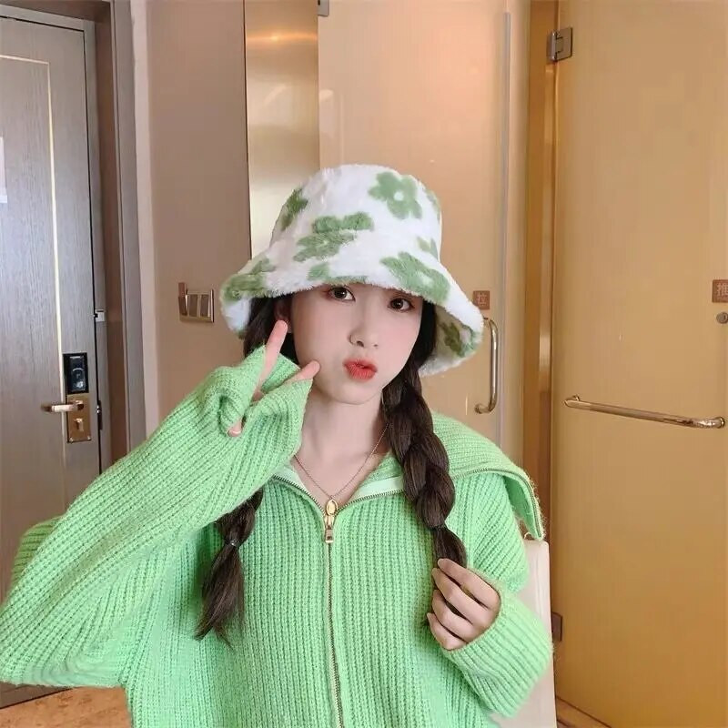 Pălărie de găleată caldă de iarnă pentru femei, cu flori de pluș, bonetă de pescar, șapci Panama din catifea moale, pălării pufoase din lână în aer liber