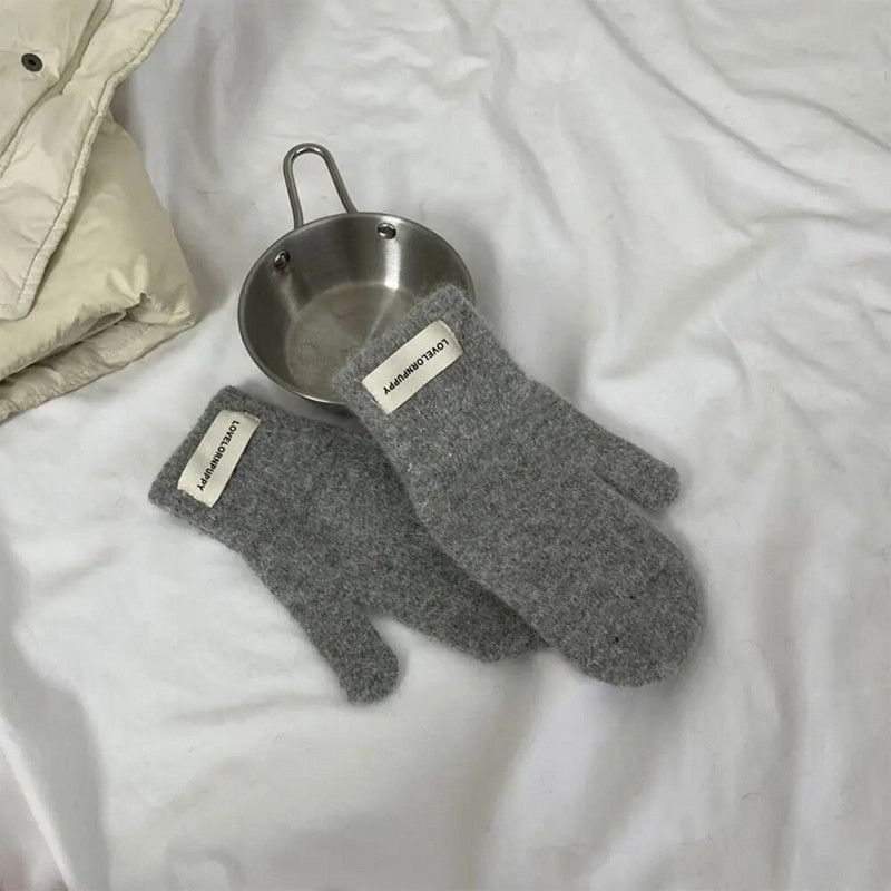 1 par Ženske zimske plišane rukavice za održavanje topline Elastičnost Meke Rukavice s punim prstima Pletene modne rukavice za djevojčice imitacija zečjeg krzna