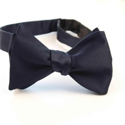 Egyszínű sima poliészter selyem önkötő csokornyakkendő ruházati kiegészítők kézzel készített nyakkendő újdonság