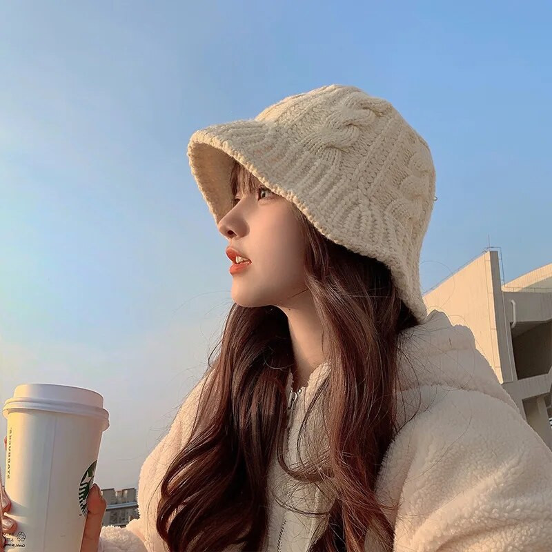 Rudens un ziemas plakanas vilnas spainis cepures sievietes vintage adīšana savīti puķupodu baseina cepure rupja vilna silta zvejnieka cepure