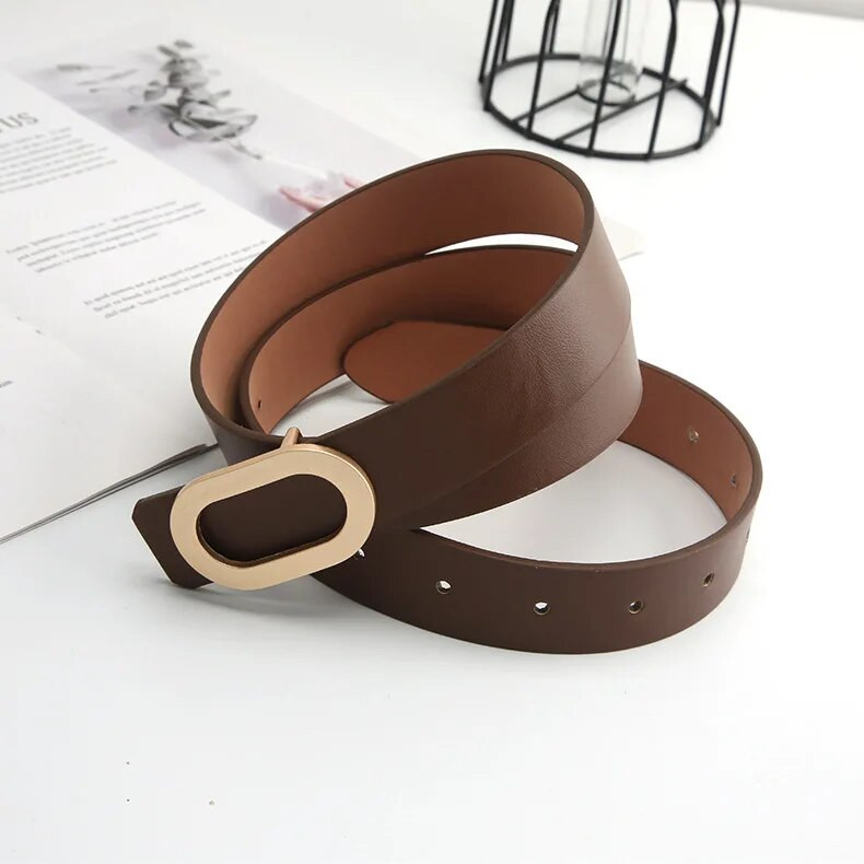 2021. aasta punkvalged nahast rihmad naiste disainitud vöörihmadele Kuldne metallist pandlaga rihm naistele Teksad Metsikud mustad naisterihmad