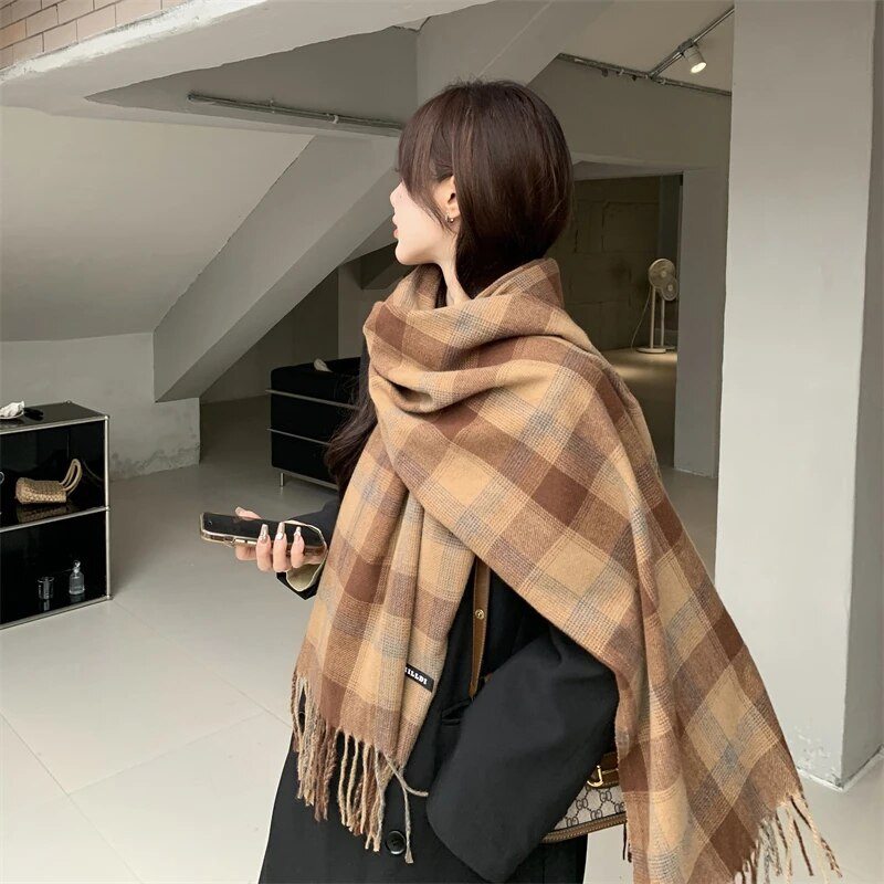 Novi topli karirani pokrivač od kašmira, modni zimski šal, pončo od pašmine, bufanda s resicama, britanski stil, debeli šal, echapre