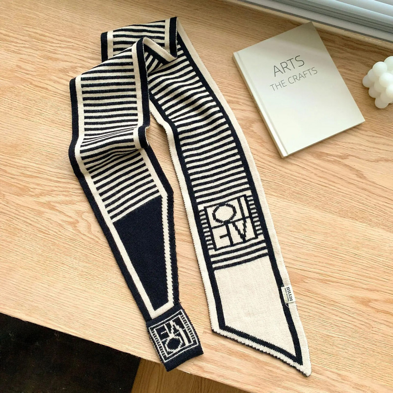 Megztas šalikas Naujo dizaino dryžuotas prabangus prekės ženklo šalikas Moteriškas žieminis šalikas Šiltas ilgas liesas mažas šalikas Moteriškas kaklaskarės kaklaskarės