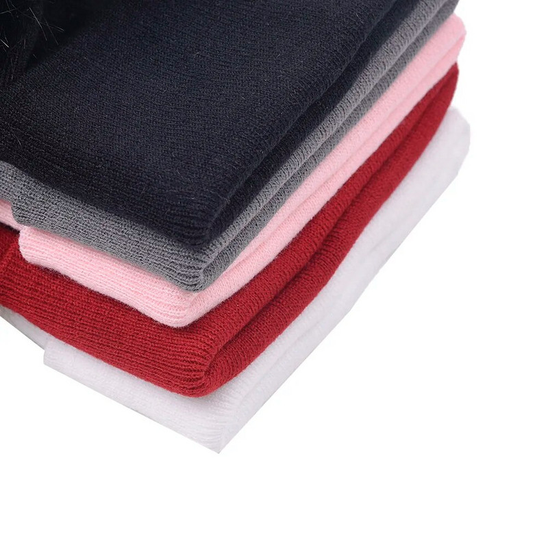 WZCX Double Pompom Skullies Beanes Vienkrāsains Saglabā siltumu āra Unisex Sieviešu elastība Ziemas Pompom Cepure Trikotāžas cepure