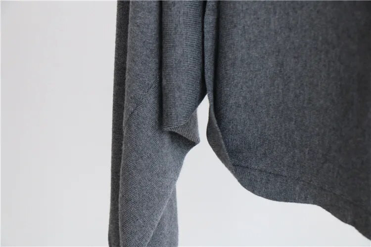 Novi vuneni pleteni šal u jesen i zimu 2023. Ženski jednodijelni kardigan siluete Nepravilnog jednobojnog klasičnog šišmiš rukava