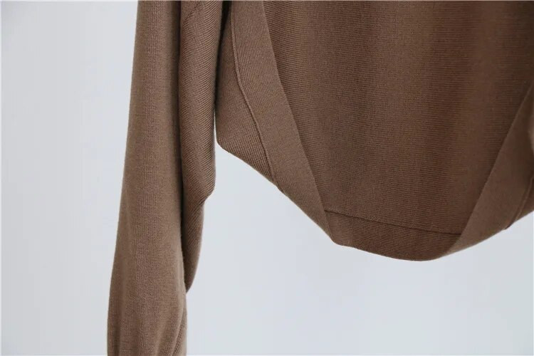 Novi vuneni pleteni šal u jesen i zimu 2023. Ženski jednodijelni kardigan siluete Nepravilnog jednobojnog klasičnog šišmiš rukava