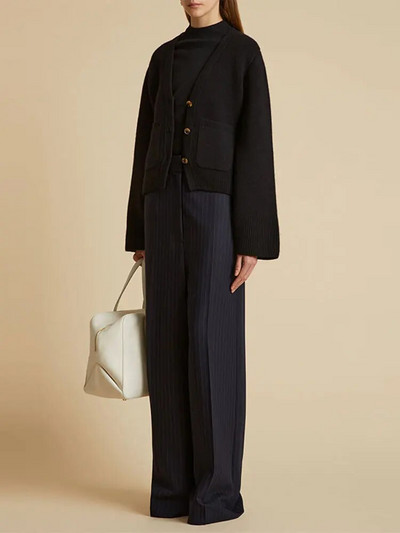 Sieviešu elegants V veida kakla izgriezuma jaciņš ar vienrindu dāmu modes vienkrāsains jakas ar garām piedurknēm kabatas jakas Sieviešu ikdienas ielas trikotāžas tops