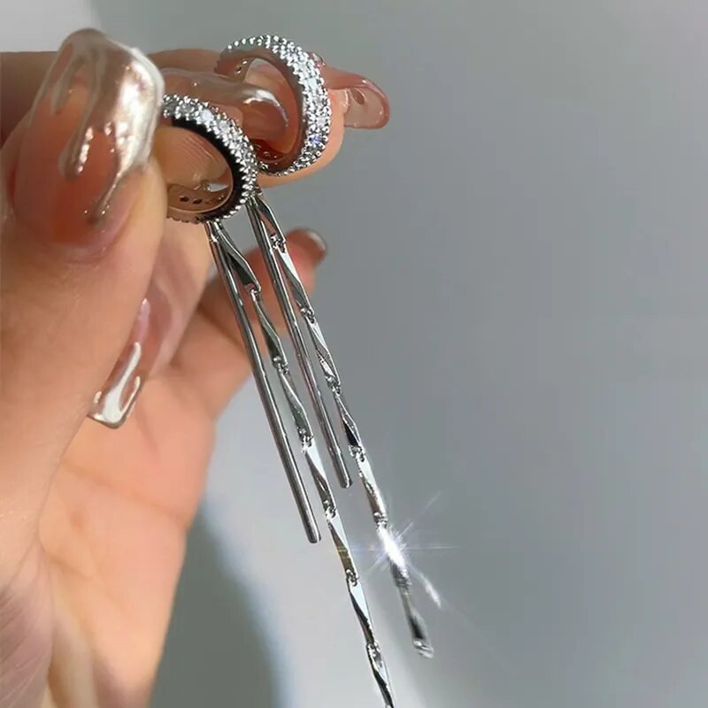 Srebrne boje Crystal Tassel Non-Pircing Manžeta za uho, naušnica s štipaljkom za žene, sjajni lanac od vještačkih dijamanata, lažni nakit za piercing hrskavice