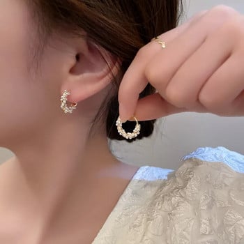 2022 Корейски нов прост темперамент кръгли перлени обеци Модни малки универсални обеци Дамски бижута