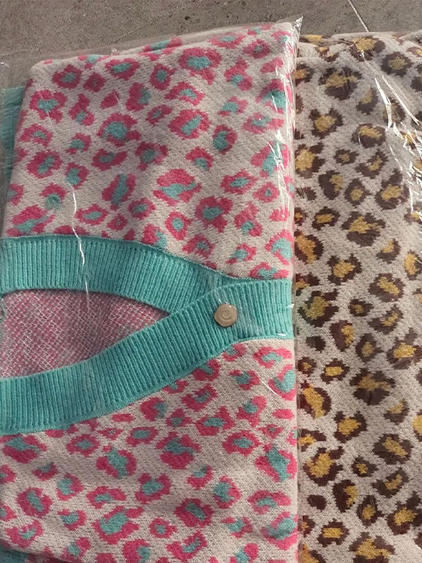 Pleteni kardigan s leopard uzorkom Ženski jednoredni jesenski pulover s V-izrezom kontrastnih boja Ženska zimska majica dugih rukava 2023.
