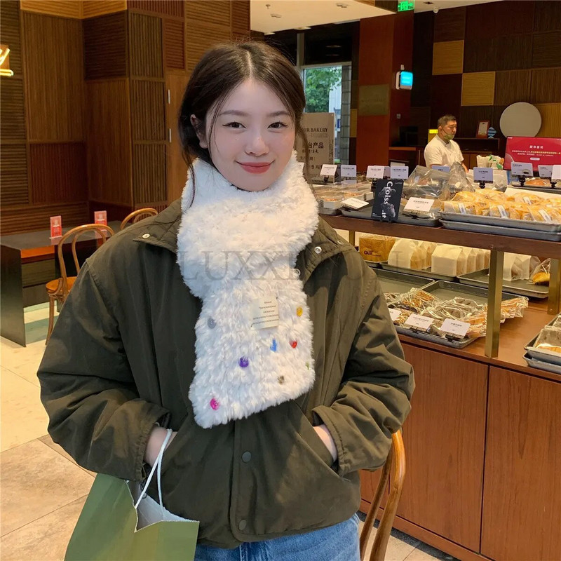 Rudens un ziemas jauna modes krāsa poga plīša piena balts sieviešu šalle, sabiezināta siltumā, ietīta ar šalli