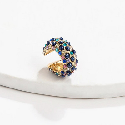 2023. aasta uus saabumine mitmevärviline CZ kristallist kõrvamansett, virnastatav C-kujuline kõrvaklambrid ilma augustatud kõhreta kõrvarõngasteta naiste kõrvaklappidele