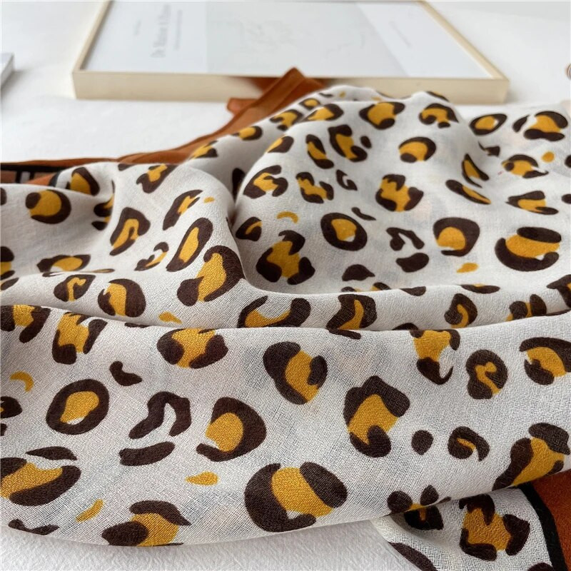 Pamučni šal za jesen i zimu 2022. Ženski hidžab Šal omot Leopard print Dizajn Pashmina Beach Stoles Foulard Ženski Bufanda