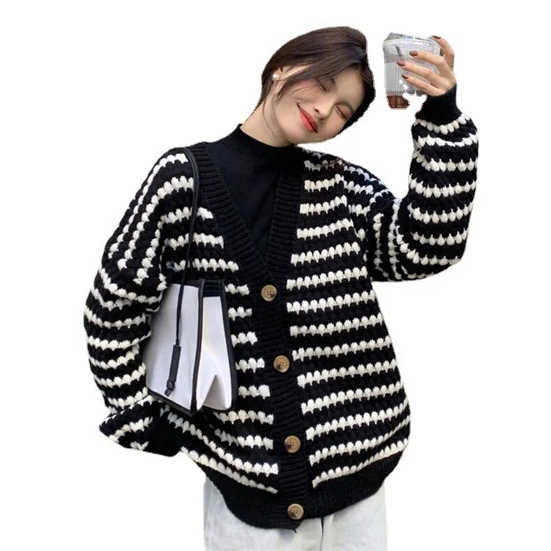 Elegantes prugasti kardigan za žene Jesen Zima Opušteni V izrez Debelo pletivo Vanjska odjeća Lazy Causal Džemperi Korejski modni kaput