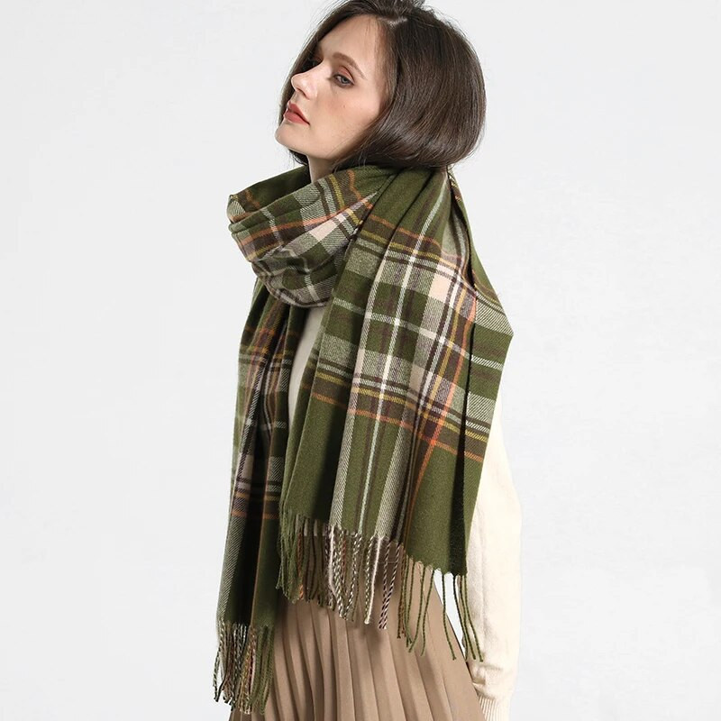 2022. Novi ženski karirani šal Zimska imitacija šala na osjećaj kašmira Pelerina Zeleni karirani stil Podebljane duge rese tople dugine boje