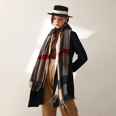 Pleteni šal od kariranog šala od kašmira luksuzne marke za žene Šal s kićankama s printom u boji Zimski topli šalovi od pašmine Omotači 2022.