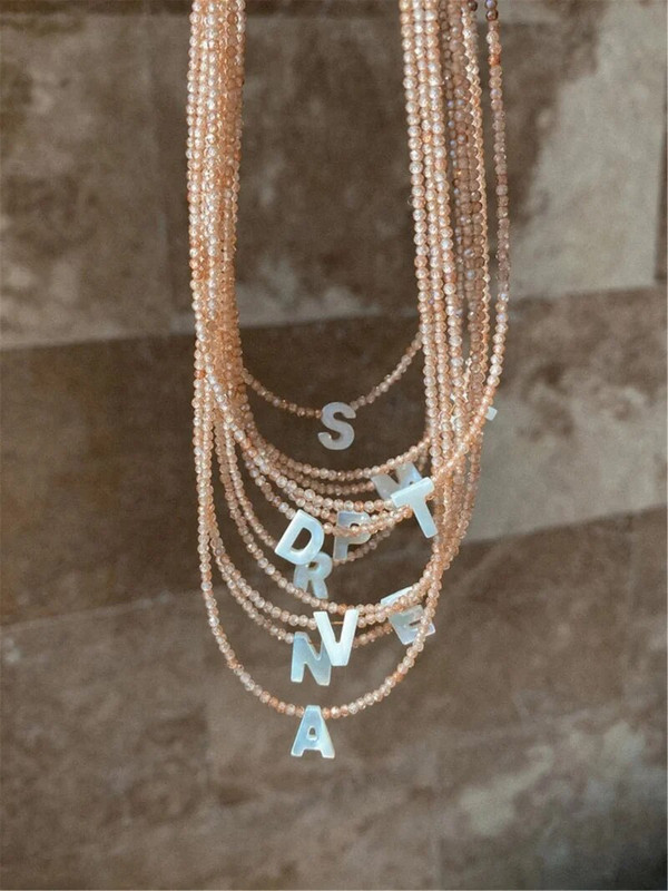 Nove modne ogrlice od školjki s 26 slova za žene, sjajne kristalne perle, ogrlica s privjeskom na vratu, ključna kost Chian, nakit