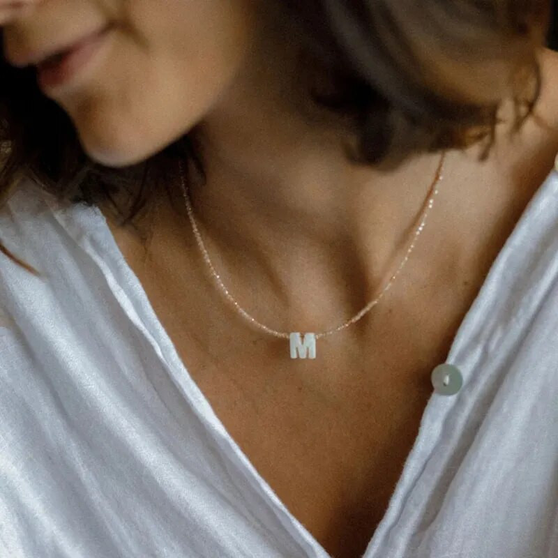 Nove modne ogrlice od školjki s 26 slova za žene, sjajne kristalne perle, ogrlica s privjeskom na vratu, ključna kost Chian, nakit