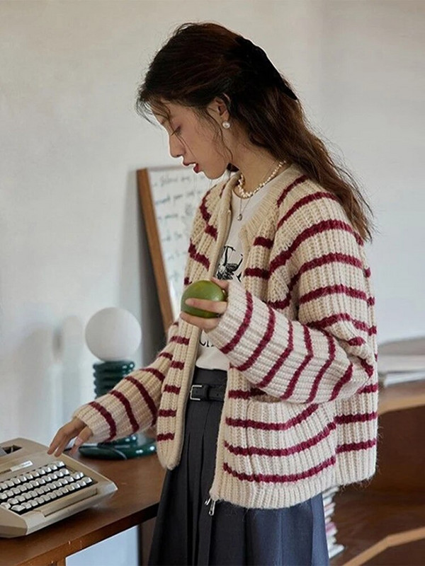 Široki pleteni kardigan, ženski ženski džemper s francuskim vintage prugama, mekani, meki, kontrastni, ženski pulover, jesen 2023., ženski kaput s velikim džepovima