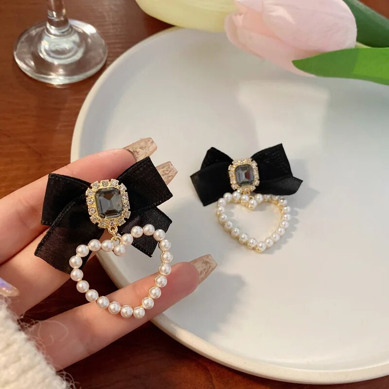 Aksesuāri sievietēm Retro Rhinestone Bow Clip Auskari sievietēm Melns BowKnot Sirds formas bumbieru saspraude uz auskaru ballītes rotaslietas
