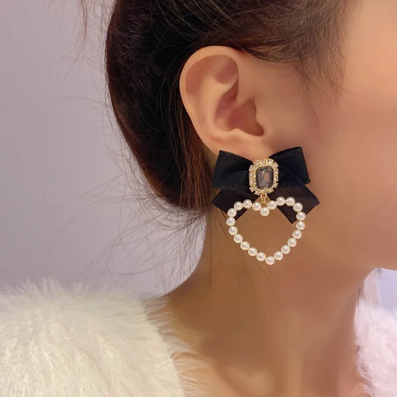 Aksesuāri sievietēm Retro Rhinestone Bow Clip Auskari sievietēm Melns BowKnot Sirds formas bumbieru saspraude uz auskaru ballītes rotaslietas