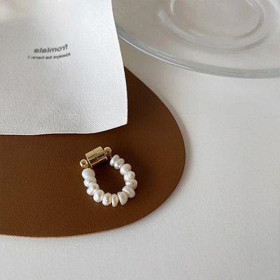 Prancūziškas perlų ausų segtukas moterims netikras auskarų vėrimas ausų rankogaliais Retro Elegantiškos netaisyklingos natūralaus perlų ausų segtukai ant auskarų Papuošalai Dovana