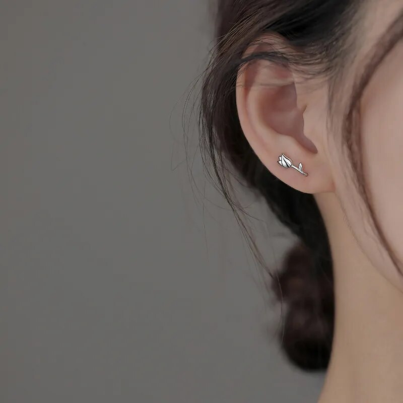 Divatos ezüst színű tulipán virágos fülbevaló női lányoknak, egyszerű, egyedi, édes romantikus ékszerparti 2023-ban, új trend