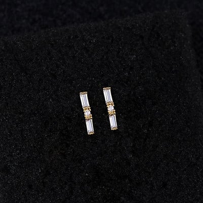 Male naušnice Korea Helix Piercing Stud naušnice sa kamenčićima Bakrena djetelina Set naušnica za žene Nakit-dodaci za djevojčice