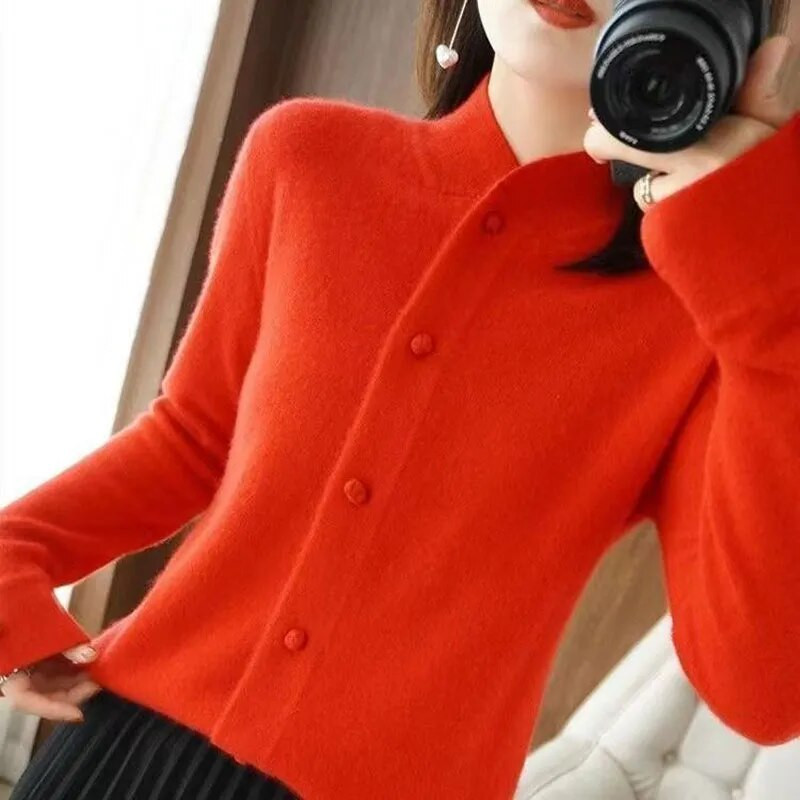 Ležerni ženski jednobojni džemperi s različitim kombinacijama Jesen Zima Modni samostojeći ovratnik Jednoredno kopčanje Pleteni kardigan s navojem