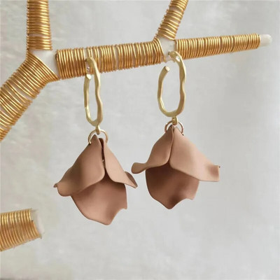 18 krāsu modes akrila ziedlapiņas ziedu roze, sarkani, iekarināmi auskari sievietēm, 2023. gada tendence kāzu ballītei Brincos juvelierizstrādājumu aksesuāri