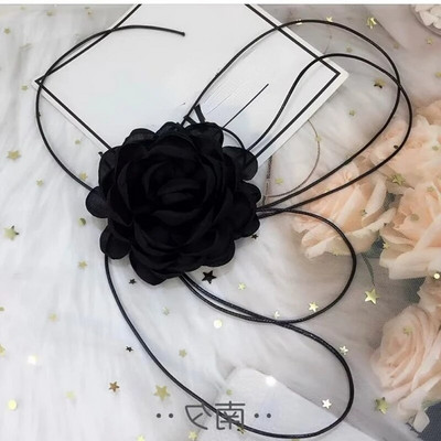 Liialdatud kaunistused Õrn kaelakett Klassikalised romantilised lillega kaelakeed Naiste trendikad ehted Vintage võlukaelakee