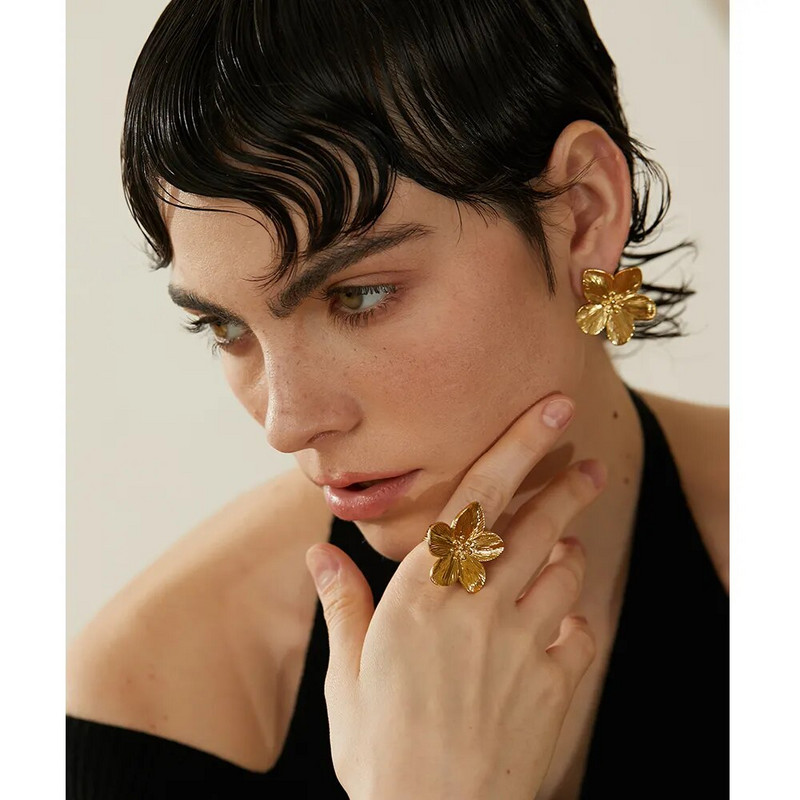 Yhpup Tarnish Free Vintage zlatne boje od nehrđajućeg čelika s metalnim naušnicama u obliku cvijeća za žene Individualni stilski trendi nakit