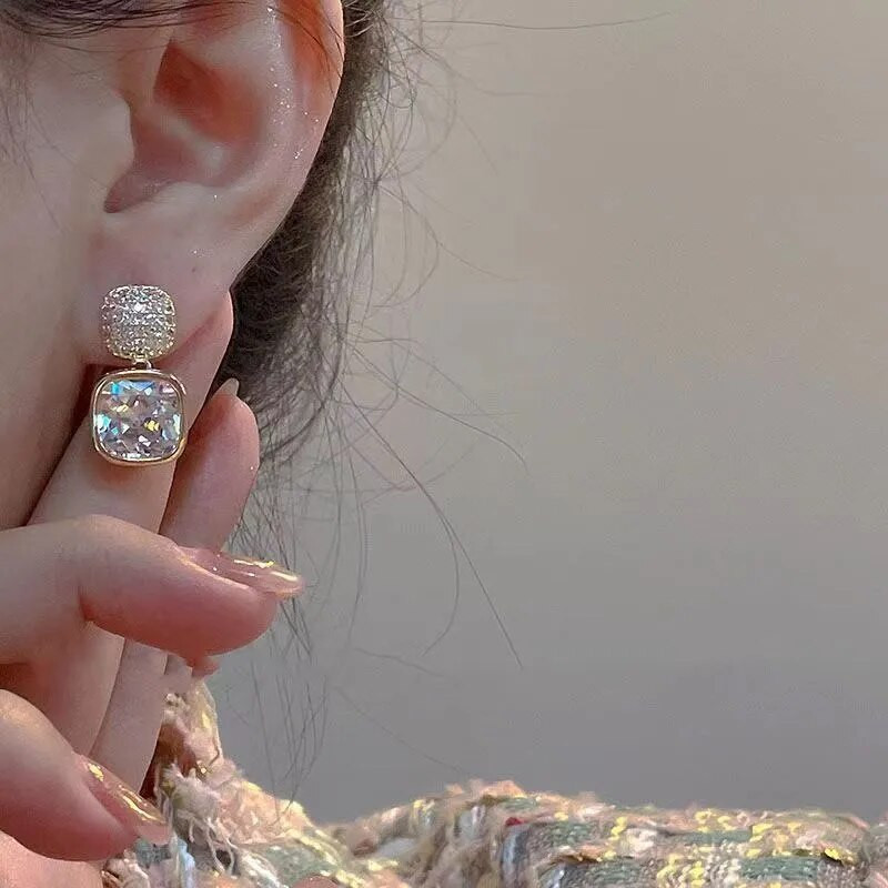 Nove četvrtaste šarene cirkonske ušne naušnice za žene, osobnost, modni dodaci za dnevnu odjeću, nakit za zabave, rođendanski dar