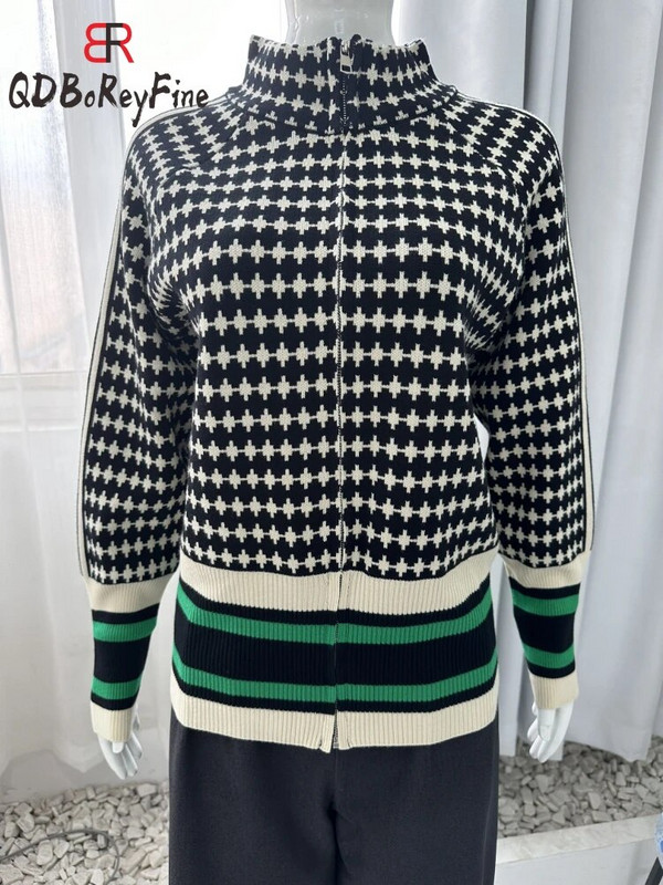 2023-as új női garbós pulóver cipzáras őszi téli elegáns kockás koreai divat alkalmi laza retro kötött női kardigán