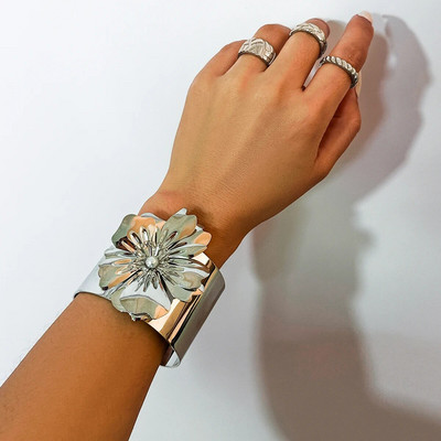 Lacteo Jedinstvena metalna široka manžetna narukvica za žene Otvorena narukvica s velikim cvjetnim privjeskom Trendy 2023. Nakit Pokloni Y2K dodaci