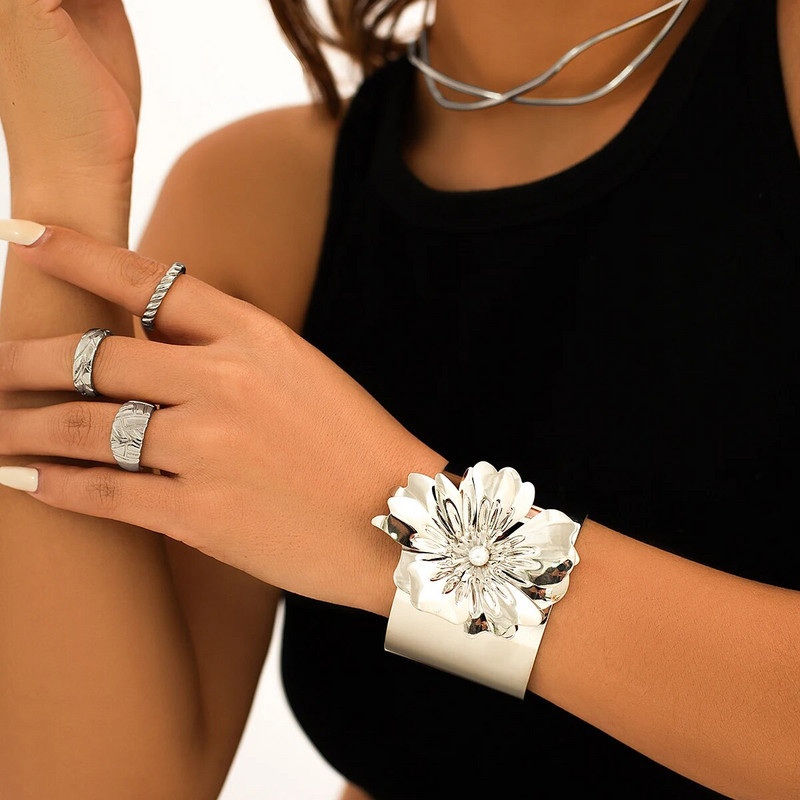 Lacteo Jedinstvena metalna široka manžetna narukvica za žene Otvorena narukvica s velikim cvjetnim privjeskom Trendy 2023. Nakit Pokloni Y2K dodaci